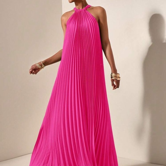 Dresses & Skirts - Elegant Pink Halter‎ Maxi Dress